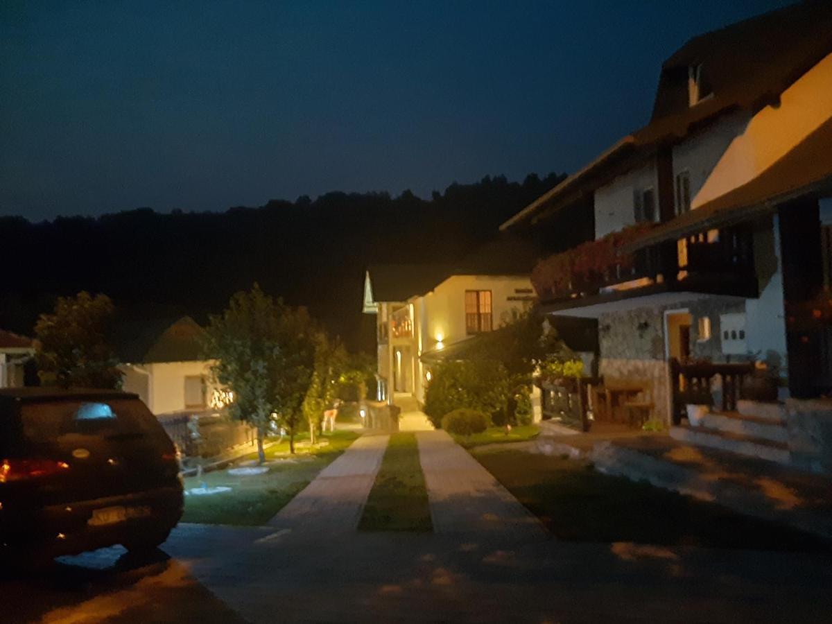 Rooms And Apartmants Mirovic Kolasin Exterior photo